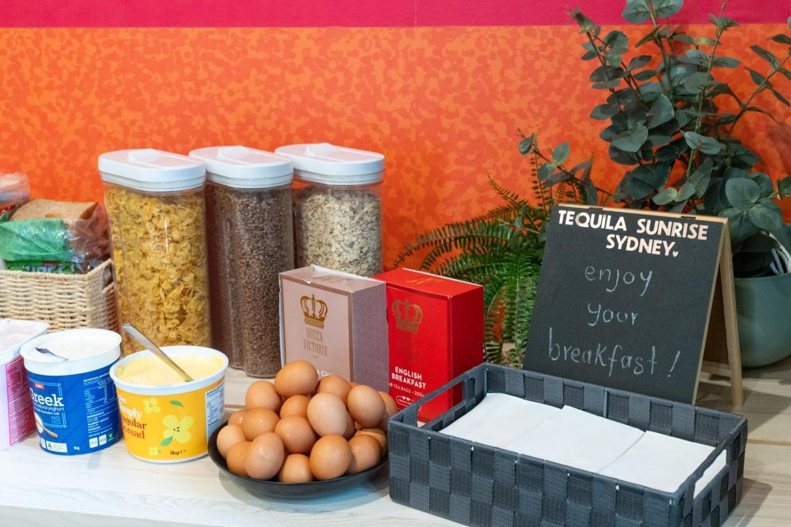 Tequila Sunrise Hostel Sydney Exteriör bild